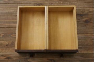 中古　北海道民芸家具　クラシカルな雰囲気が魅力!　落ち着きのある空間づくりにおすすめのサイドボード(サイドキャビネット、収納棚、リビングボード)(R-069063)