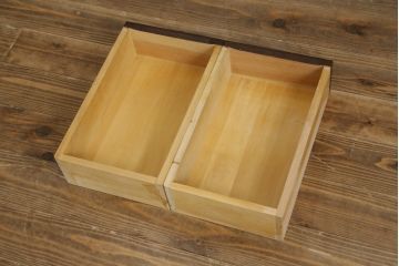 中古　北海道民芸家具　クラシカルな雰囲気が魅力!　落ち着きのある空間づくりにおすすめのサイドボード(サイドキャビネット、収納棚、リビングボード)(R-069063)