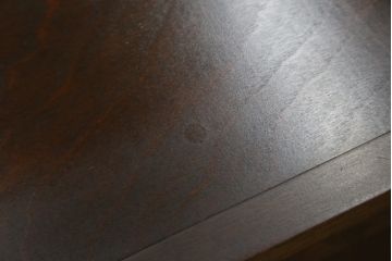中古　北海道民芸家具　クラシカルな雰囲気が魅力!　落ち着きのある空間づくりにおすすめのサイドボード(サイドキャビネット、収納棚、リビングボード)(R-069063)
