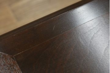 中古　北海道民芸家具　クラシカルな雰囲気が魅力!　落ち着きのある空間づくりにおすすめのサイドボード(サイドキャビネット、収納棚、リビングボード)(R-069063)