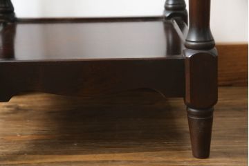 和製ビンテージ　北海道民芸家具　希少な廃盤品!!　シックな雰囲気が素敵なサイドテーブル(花台、ナイトテーブル、カフェテーブル、コーヒーテーブル、ヴィンテージ)(R-069064)