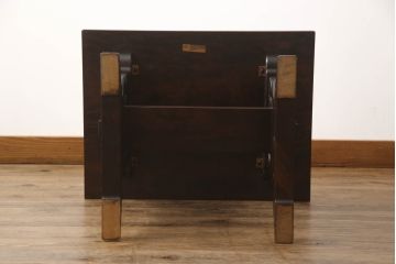 中古　美品　松本民芸家具　脚の透かし彫りが目を引く#14型茶卓(サイドテーブル、コーヒーテーブル)(定価約13万円)(R-069065)