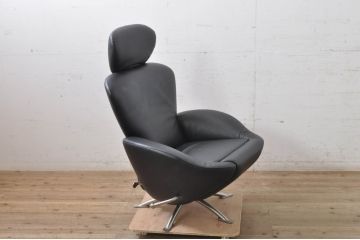 中古　Cassina(カッシーナ)　K10 DODO(ドド)　洗練されたモダンデザインが目を引くシェーズロング(リクライニングチェア、アームチェア、椅子、イス、一人掛けソファ、1人掛けソファ)(定価約104万5千円)(R-069067)
