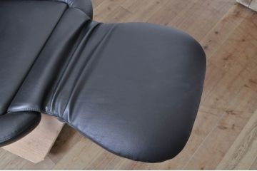中古　Cassina(カッシーナ)　K10 DODO(ドド)　洗練されたモダンデザインが目を引くシェーズロング(リクライニングチェア、アームチェア、椅子、イス、一人掛けソファ、1人掛けソファ)(定価約104万5千円)(R-069067)