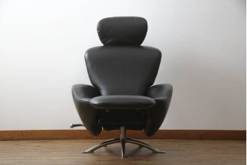 中古　美品　Cassina(カッシーナ)　K10 DODO(ドド)　洗練されたモダンデザインが目を引くシェーズロング(リクライニングチェア、アームチェア、椅子、イス、一人掛けソファ、1人掛けソファ)(定価約104万5千円)(R-069068)