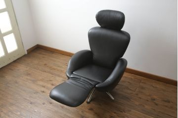 中古　美品　Cassina(カッシーナ)　K10 DODO(ドド)　洗練されたモダンデザインが目を引くシェーズロング(リクライニングチェア、アームチェア、椅子、イス、一人掛けソファ、1人掛けソファ)(定価約104万5千円)(R-069068)