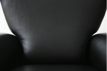 中古　美品　Cassina(カッシーナ)　K10 DODO(ドド)　洗練されたモダンデザインが目を引くシェーズロング(リクライニングチェア、アームチェア、椅子、イス、一人掛けソファ、1人掛けソファ)(定価約104万5千円)(R-069068)