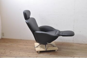 中古　美品　Cassina(カッシーナ)　K10 DODO(ドド)　洗練されたモダンデザインが目を引くシェーズロング(リクライニングチェア、アームチェア、椅子、イス、一人掛けソファ、1人掛けソファ)(定価約104万5千円)(R-069069)
