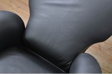 中古　美品　Cassina(カッシーナ)　K10 DODO(ドド)　洗練されたモダンデザインが目を引くシェーズロング(リクライニングチェア、アームチェア、椅子、イス、一人掛けソファ、1人掛けソファ)(定価約104万5千円)(R-069069)