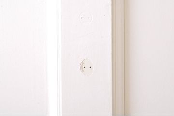 ヨーロッパアンティーク　ペイント仕上げ限定　ヨーロッパ調の空間作りにおすすめな重厚なパネルドア1枚(建具、木製扉)(R-069071)
