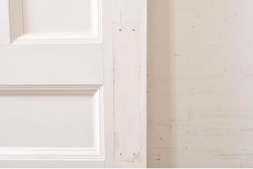 ヨーロッパアンティーク　ペイント仕上げ限定　ヨーロッパ調の空間作りにおすすめな重厚なパネルドア1枚(建具、木製扉)(R-069071)