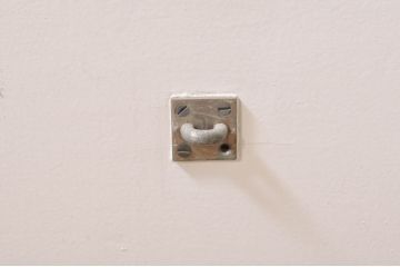 ヨーロッパアンティーク　ペイント仕上げ限定　ヨーロッパ調の空間作りにおすすめな重厚なパネルドア1枚(建具、木製扉)(R-069071)