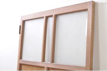 アンティーク建具　栗材枠の木味が魅力的などこか懐かしい雰囲気漂うドア1枚(木製扉)(R-069073)
