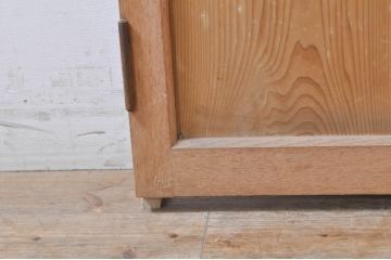 アンティーク建具　栗材枠の木味が魅力的などこか懐かしい雰囲気漂うドア1枚(木製扉)(R-069073)