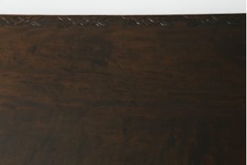 中古　美品　伝統工芸　軽井沢彫り　咲き誇る花の彫刻が美しいダイニングテーブル(作業台、食卓、2人掛け、4人掛け、二人掛け、四人掛け)(R-069078)