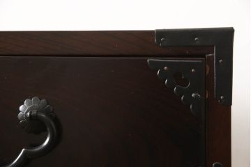 和製アンティーク　美品　フルレストア品　前面欅(ケヤキ)材　キレイに修復された和の風格漂う仙台箪笥(衣装箪笥、整理タンス、収納たんす、時代箪笥、引き出し)(R-069080)