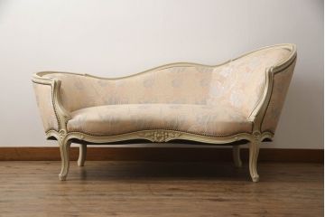 中古　カリモク家具(karimoku)　domani(ドマーニ)　Louis(ルイ)XVシリーズ　優しい雰囲気を醸し出すカウチソファ(二人掛け、2P、長椅子、店舗什器)(R-069086)