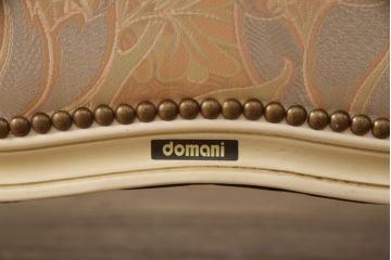 中古　カリモク家具(karimoku)　domani(ドマーニ)　Louis(ルイ)XVシリーズ　優しい雰囲気を醸し出すカウチソファ(二人掛け、2P、長椅子、店舗什器)(R-069086)