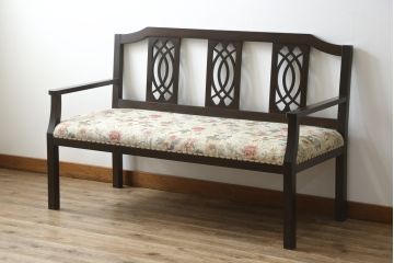 中古　ラフジュ工房オリジナル　大正ロマン風　透かし彫りのデザインと華やかなファブリックが素敵なソファベンチ(ラブソファ、二人掛けソファ、2人掛けソファ、2P、アームソファ、ダイニングソファ)(R-069087)