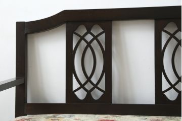 中古　ラフジュ工房オリジナル　大正ロマン風　透かし彫りのデザインと華やかなファブリックが素敵なソファベンチ(ラブソファ、二人掛けソファ、2人掛けソファ、2P、アームソファ、ダイニングソファ)(R-069087)