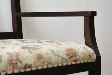 中古　ラフジュ工房オリジナル　大正ロマン風　透かし彫りのデザインと華やかなファブリックが素敵なソファベンチ(ラブソファ、二人掛けソファ、2人掛けソファ、2P、アームソファ、ダイニングソファ)(R-069087)