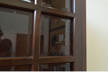 和製ビンテージ　特注品　松本民芸家具　落ち着きのある洗練された佇まいが魅力の面取食器棚(G-1型、カップボード、収納棚、戸棚、キャビネット、本箱)(定価約57万円)(R-069096)