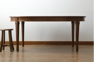 中古　DREXEL HERITAGE(ドレクセルヘリテイジ)　Triune(トライユン)　品のある佇まいが魅力のダイニングテーブル(エクステンションテーブル、食卓、4人掛け、6人掛け、8人掛け)(R-069097)