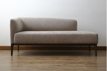 中古　美品　イタリア　Molteni&C(モルテーニ)　CAMDEN(カムデン)　優雅なくつろぎのひと時におすすめなソファ(二人掛け、2人掛け、2P、三人掛け、3人掛け、トリプルソファ)(定価約585,000円)(R-069098)