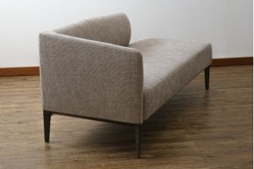 中古　美品　イタリア　Molteni&C(モルテーニ)　CAMDEN(カムデン)　優雅なくつろぎのひと時におすすめなソファ(二人掛け、2人掛け、2P、三人掛け、3人掛け、トリプルソファ)(定価約585,000円)(R-069098)