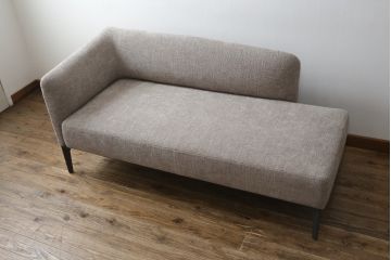 中古　美品　イタリア　Molteni&C(モルテーニ)　CAMDEN(カムデン)　優雅なくつろぎのひと時におすすめなソファ(二人掛け、2人掛け、2P、三人掛け、3人掛け、トリプルソファ)(定価約585,000円)(R-069098)