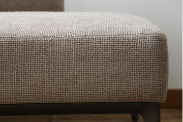 中古　美品　イタリア　Molteni&C(モルテーニ)　CAMDEN(カムデン)　優雅なくつろぎのひと時におすすめなソファ(二人掛け、2人掛け、2P、三人掛け、3人掛け、トリプルソファ)(定価約585,000円)(R-069098)