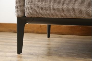 中古　美品　イタリア　Molteni&C(モルテーニ)　CAMDEN(カムデン)　優雅なくつろぎのひと時におすすめなソファ(二人掛け、2人掛け、2P、三人掛け、3人掛け、トリプルソファ)(定価約585,000円)(R-069098)