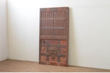 アンティーク建具　総欅(ケヤキ)材　富山産　金具の装飾が立派な格子蔵戸1枚(引き戸、格子戸)(R-069106)