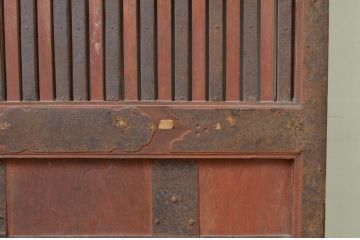 アンティーク建具　総欅(ケヤキ)材　富山産　金具の装飾が立派な格子蔵戸1枚(引き戸、格子戸)(R-069106)