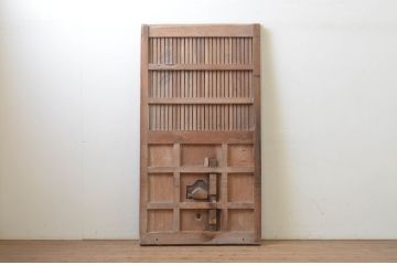 アンティーク建具　総欅(ケヤキ)材　富山産　金具の装飾が立派な格子蔵戸1枚(引き戸、格子戸)(R-069106)