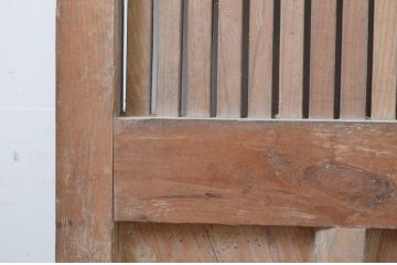 アンティーク建具　総欅(ケヤキ)材　富山産　金具の装飾が立派な格子蔵戸1枚(引き戸、格子戸)(R-069106)