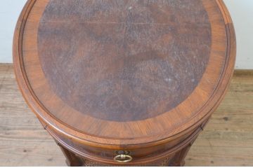 中古　DREXEL HERITAGE(ドレクセルヘリテイジ)　Cameo Classics(キャメオクラシックス)　上品な佇まいが魅力の引き出し付きサイドテーブル(ナイトテーブル、エンドテーブル、ローテーブル、花台、飾り台)(R-069107)