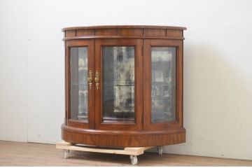 中古　美品　DREXEL HERITAGE(ドレクセルヘリテイジ)　Cameo Classics(キャメオクラシックス)　ハーフムーン(半月型)　照明付き!!美しい曲線デザインに目を奪われるキャビネット(ホールチェスト、サイドボード、サイドキャビネット、飾り棚、ショーケース、収納棚、戸棚、半円型、店舗什器)(R-069108)