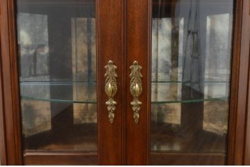 中古　美品　DREXEL HERITAGE(ドレクセルヘリテイジ)　Cameo Classics(キャメオクラシックス)　ハーフムーン(半月型)　照明付き!!美しい曲線デザインに目を奪われるキャビネット(ホールチェスト、サイドボード、サイドキャビネット、飾り棚、ショーケース、収納棚、戸棚、半円型、店舗什器)(R-069108)