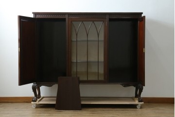 イギリスアンティーク　マホガニー材の美しい杢目が目を引く猫脚のサイドキャビネット　(R-069110)