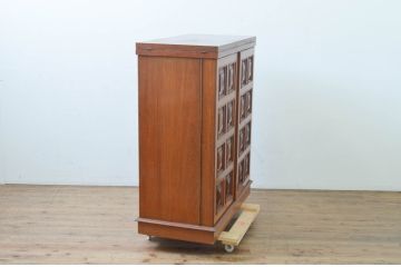 ヨーロッパビンテージ　チーク材　ワインラックに活躍!クラシカルなデザインが素敵なサーバー(ワインキャビネット、バーカウンター、サイドボード、収納棚、戸棚、ヴィンテージ)(R-069111)