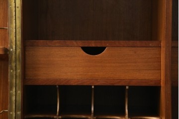 ヨーロッパヴィンテージ　チーク材　ワインラックに活躍!クラシカルなデザインが素敵なサーバー　(R-069111)