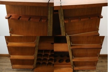 ヨーロッパヴィンテージ　チーク材　ワインラックに活躍!クラシカルなデザインが素敵なサーバー　(R-069111)