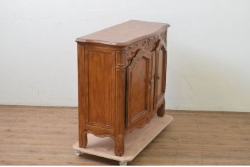 中古　美品!!　可愛らしいお花の彫刻と上品な佇まいが魅力の小振りなサイドボード(サイドテーブル、コンソールテーブル、ホールチェスト、サイドキャビネット、収納棚)(R-069112)