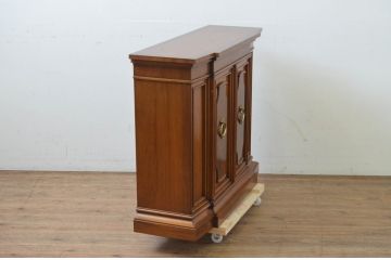 中古　美品!!　DREXEL HERITAGE(ドレクセルヘリテイジ)　FRANCESCA(フランチェスカ)　マホガニー材　クラシカルな佇まいが美しいサイドボード(クレデンザ、クリデンザ、収納棚、戸棚、サイドキャビネット、ホールチェスト)(R-069113)