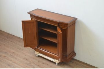 中古　美品!!　DREXEL HERITAGE(ドレクセルヘリテイジ)　FRANCESCA(フランチェスカ)　マホガニー材　クラシカルな佇まいが美しいサイドボード(クレデンザ、クリデンザ、収納棚、戸棚、サイドキャビネット、ホールチェスト)(R-069113)