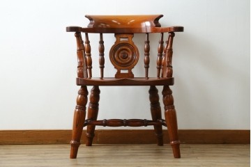 中古　美品!!　松本民芸家具　欅(ケヤキ)材　艶やかな漆塗りと存在感のあるホイールデザインが格好良い大キャプテンチェア　定価約60万円　(R-069114)