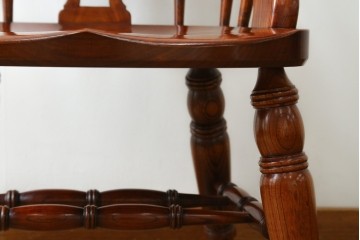 中古　美品!!　松本民芸家具　欅(ケヤキ)材　艶やかな漆塗りと存在感のあるホイールデザインが格好良い大キャプテンチェア　定価約60万円　(R-069114)