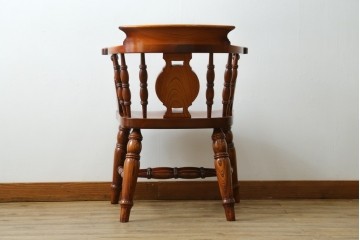 中古　美品!!　松本民芸家具　欅(ケヤキ)材　艶やかな漆塗りと存在感のあるホイールデザインが格好良い大キャプテンチェア　定価約60万円　(R-069114)