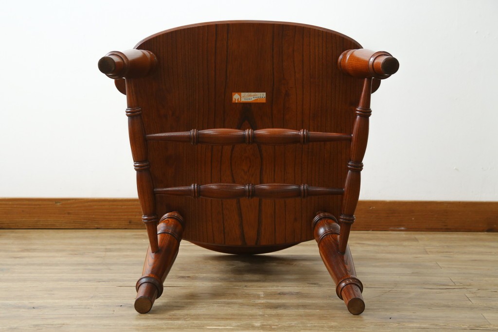 中古　美品!!　松本民芸家具　欅(ケヤキ)材　艶やかな漆塗りと存在感のあるホイールデザインが格好良い大キャプテンチェア　定価約60万円　(R-069114)